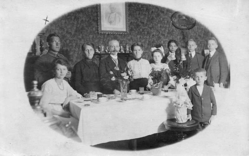 Letterhaus 1918 mit Mutter